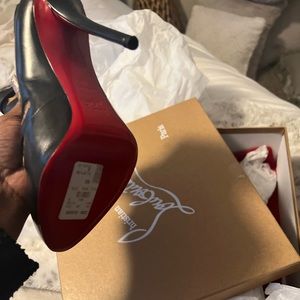 Christian Lou’s must go